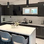 4 Bedroom Gorgeous In