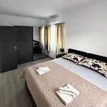 4 Bedroom Gorgeous In Semesterbostad