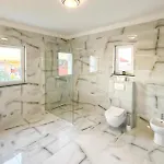 4 Bedroom Gorgeous In *