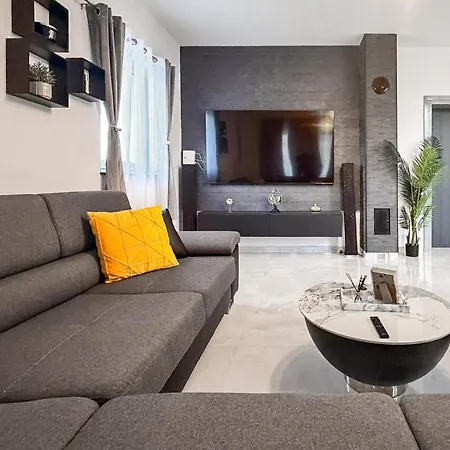 4 Bedroom Gorgeous In Hébergement de vacances