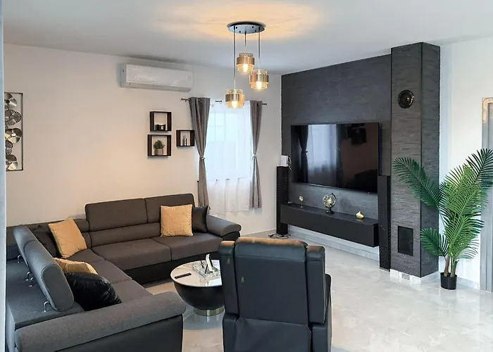 4 Bedroom Gorgeous In Hébergement de vacances