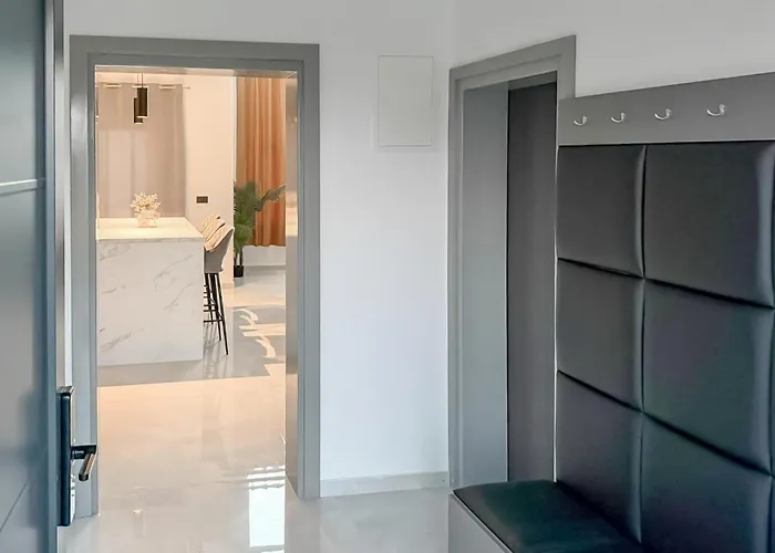4 Bedroom Gorgeous In Hébergement de vacances *